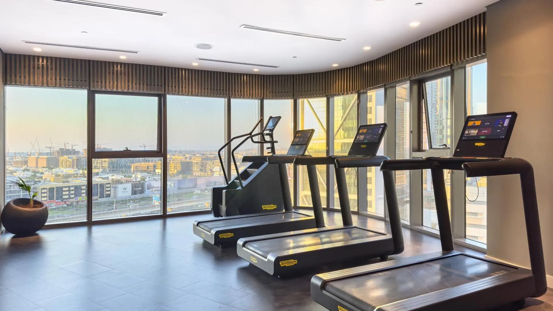 Luxury Apartment At Paramount Midtown Hotel - Downtown Dubai - Full Burj Khalifa View - Highest Infinity Swimming Pool