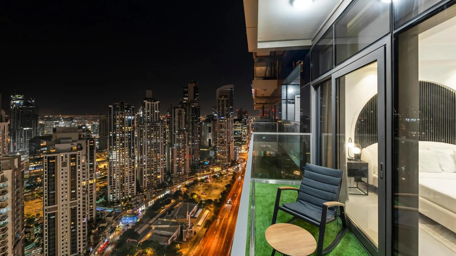Luxury Apartment At Paramount Midtown Hotel - Downtown Dubai - Full Burj Khalifa View - Highest Infinity Swimming Pool